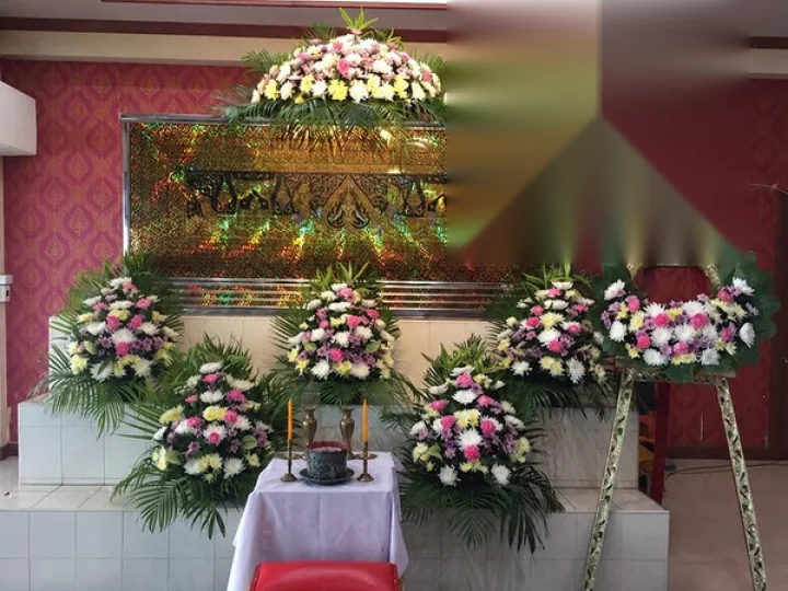 ดอกไม้หน้าโลงพระสงฆ์ ต่างจากงานศพทั่วไปอย่างไร