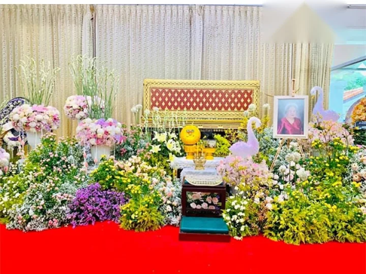 ผลงานจัดวิธีจัดดอกไม้หน้าโลง งานศพจริง Funeral Decor