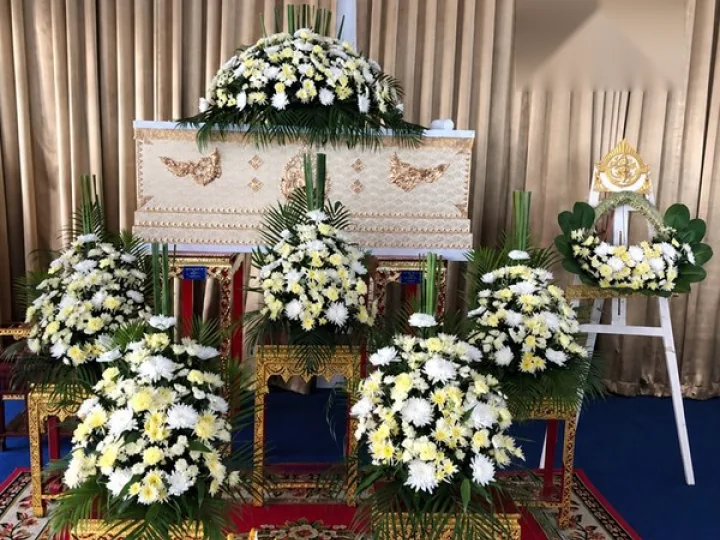 ดอกไม้งานศพ เขตคลองสาน ไอคอนสยาม เจริญนคร ส่งตรง จัดดอกไม้งานศพ กรุงเทพ