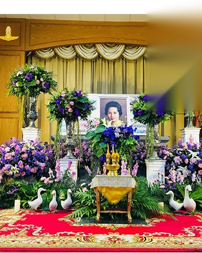 ดอกไม้หน้าศพ ชุดเรือนขวัญ อาลัยรัก จัดดอกไม้งานศพ กรุงเทพ