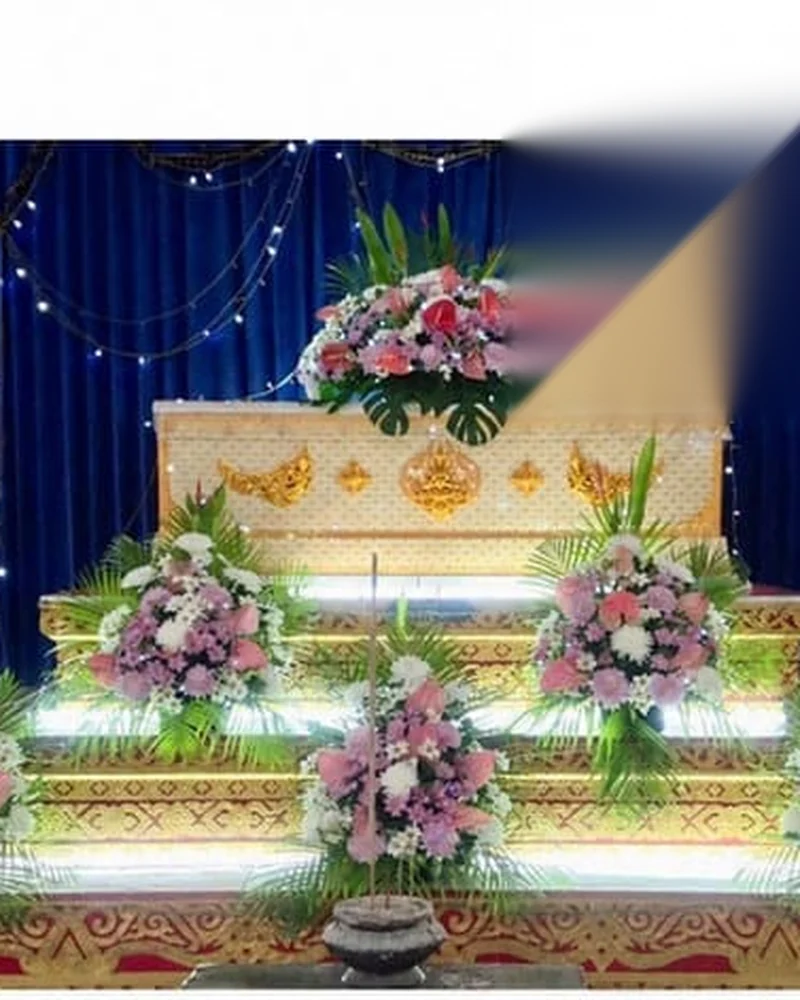 ดอกไม้หน้าศพ ชุดฉัตรบุษบา เมตตาธรรม จัดดอกไม้งานศพ กรุงเทพ